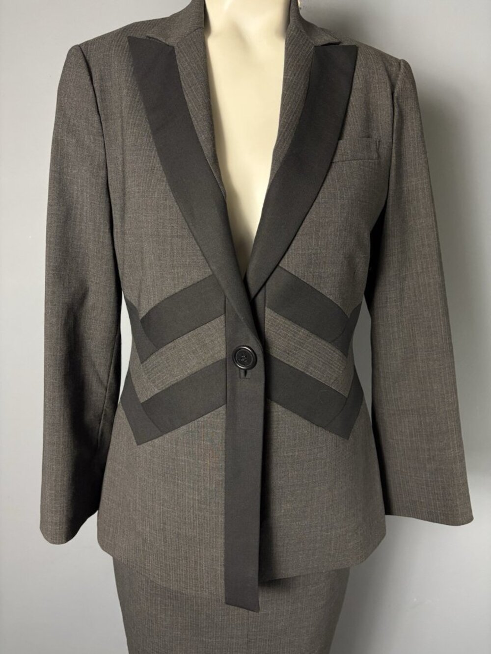 BCBG Max Azria Womens S/4 Gray & Black Skirt Suit Martine Blazer Jacket - Picture 3 of 10